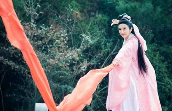 古装剧里用绸缎做武器的女星刘亦菲宛若仙子最后一位堪称经典