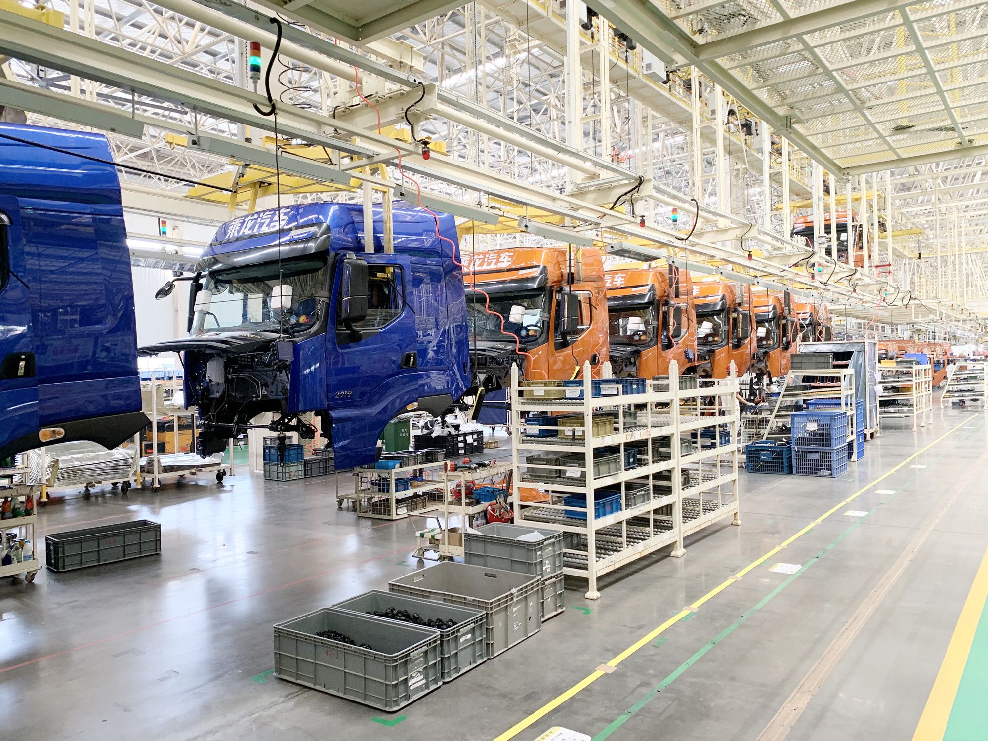 本次活动,东风柳汽邀请媒体记者团及到场客户一起走进数字化智慧工厂