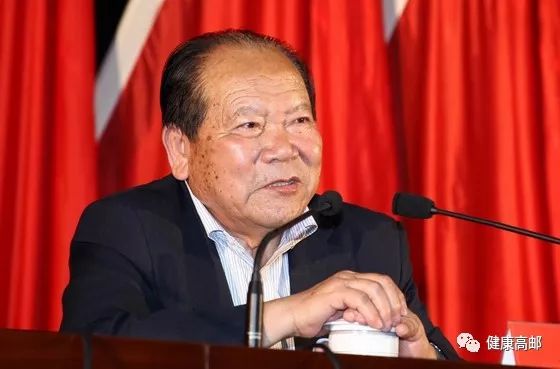 【"三美三名"系列】高邮籍"白衣圣人"吴登云获全国"最美奋斗者" 荣誉