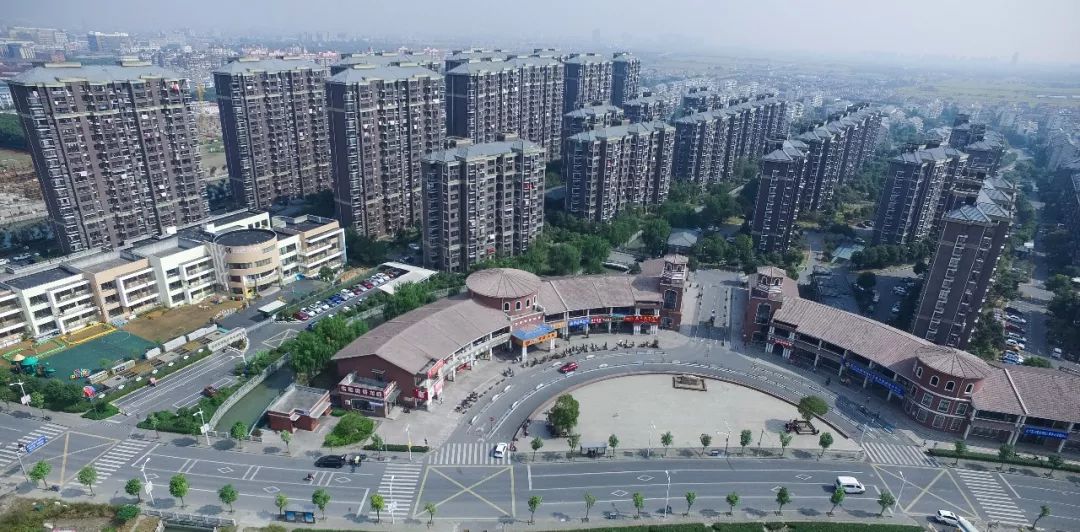 可爱的中国奋进的上海70年辉煌巨变看松江这里是洞泾镇