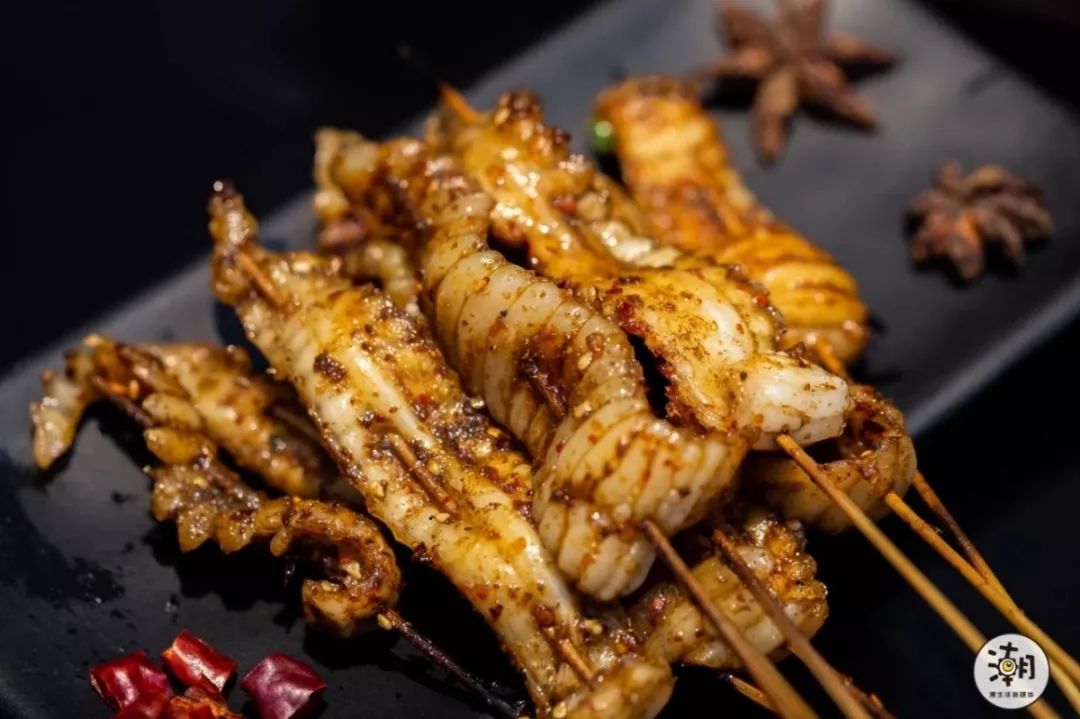 口感之好过火之后会非常爽弹脆嫩特别是烤猪天堂和烤掌中宝一把一把地