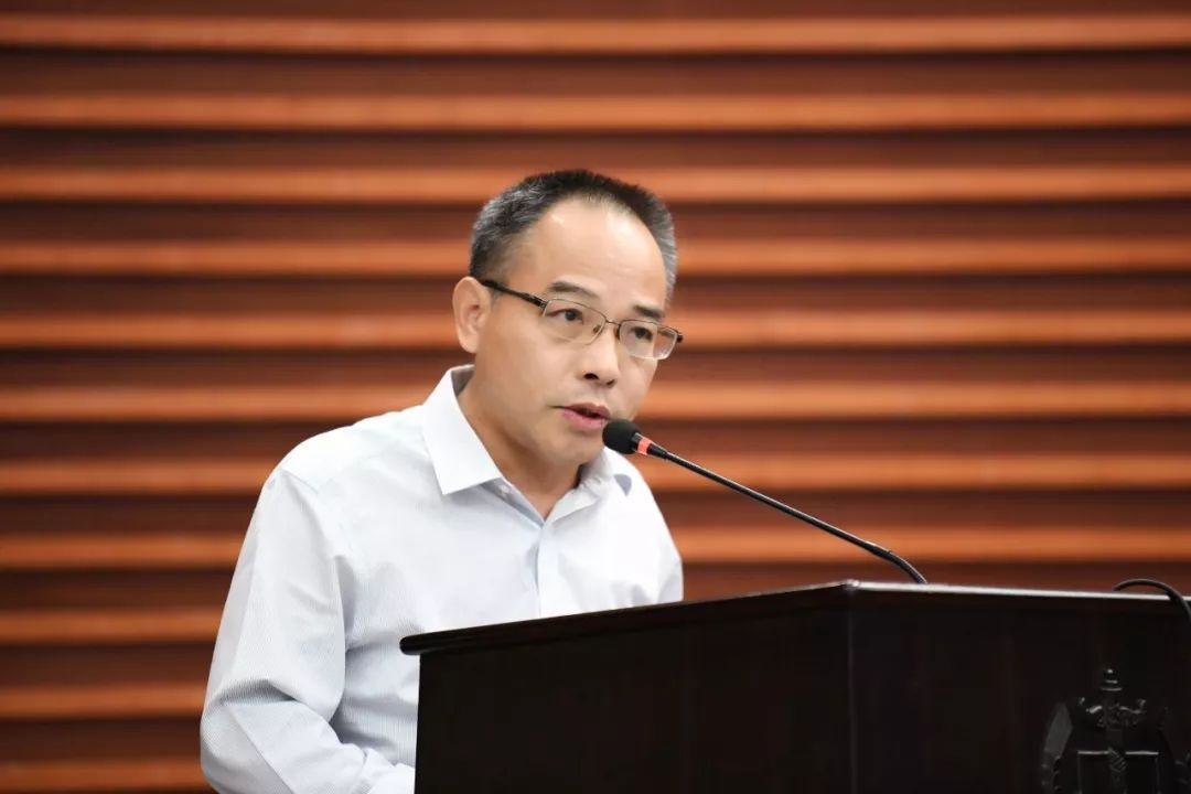 校内导师代表李金龙教授在开学典礼上的发言