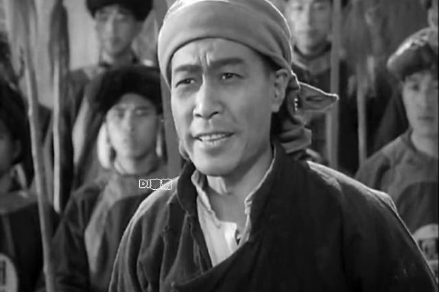 相貌忠厚却总演恶霸,妻子也是演员,帅气儿子却拒当明星_董霖