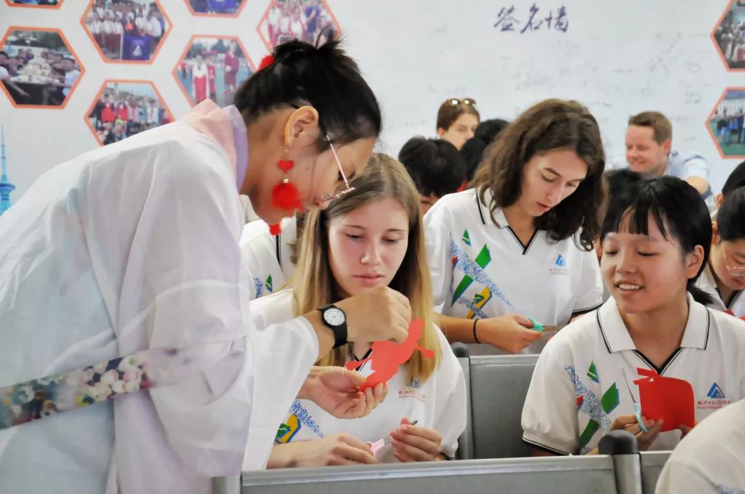 强势围观颜值与智慧并存的德国高中生空降株洲