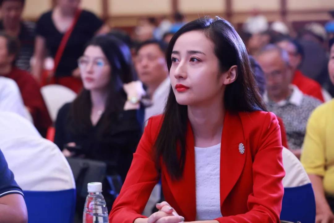 它来了52个目的地芒果主持人全程参与都市旅行家