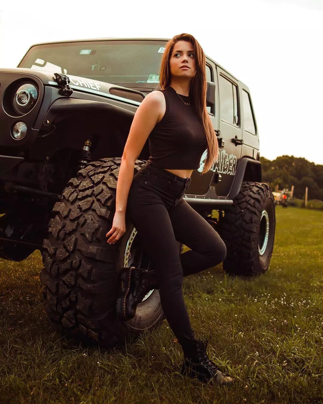 美女与野兽改装jeep牧马人和他的女孩们