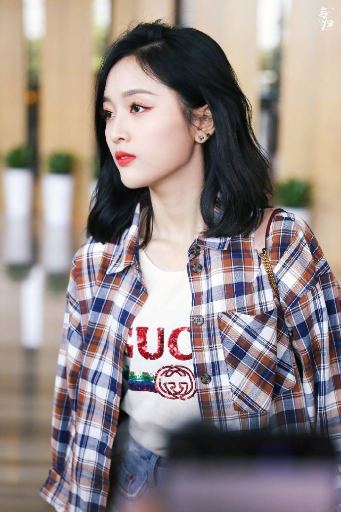 初秋的格子衬衫明星穿搭,你喜欢那个