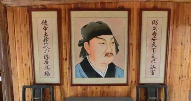 下,东汉英雄也毫不逊色,光武中兴时的云台二十八将,明章之治时的窦固