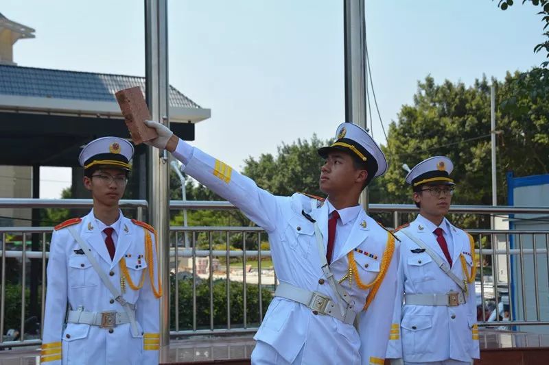 他们最懂旗的红福州金山中学国旗护卫队荣膺市十佳国旗护卫队