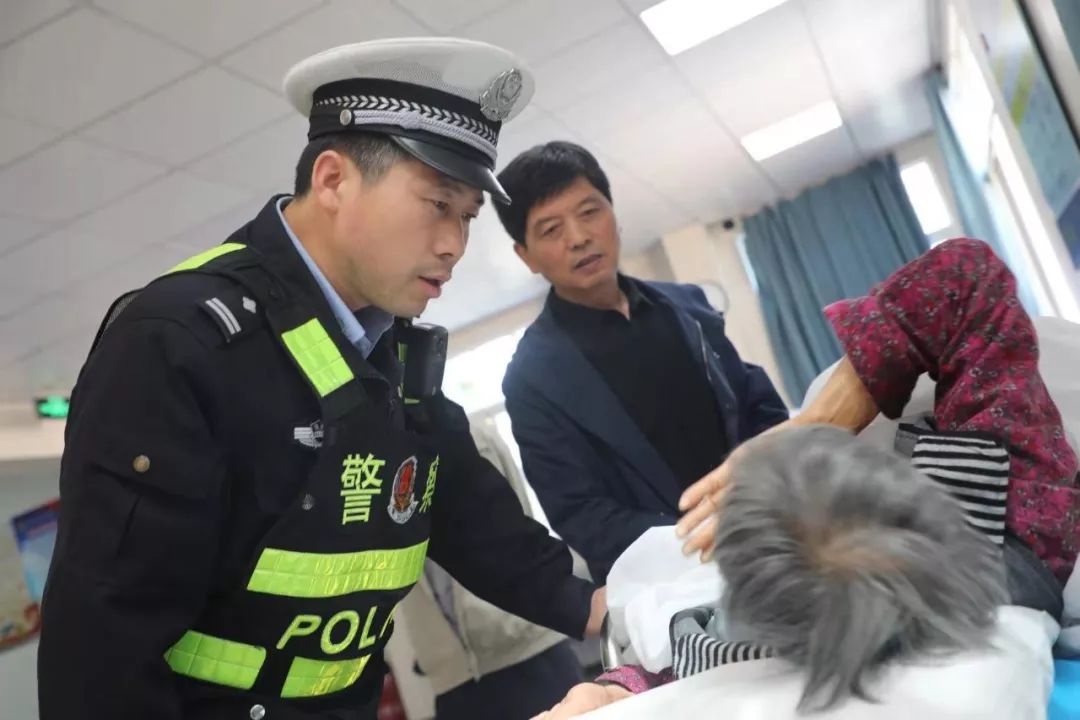 鄠邑交警李飞涛柔情汉子忠诚的心