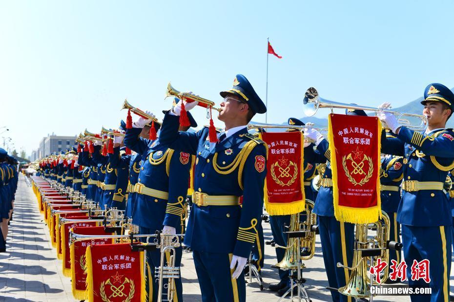 探访中国人民解放军联合军乐团国庆阅兵训练