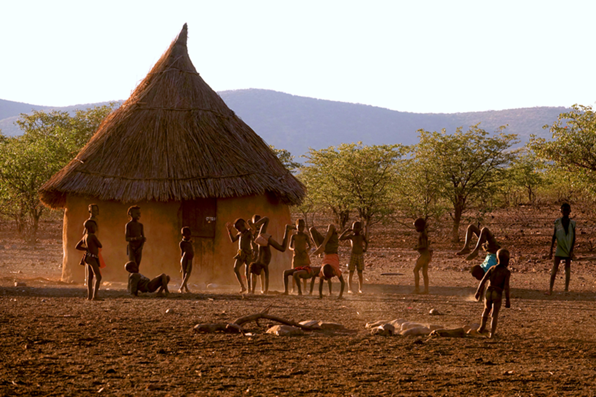 王方辰的狂野非洲,红色泥人部落特写(图)