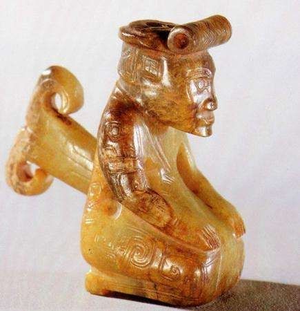 原创妇好墓出土古怪玉人因他腰部的一件东西它竟成考古难题