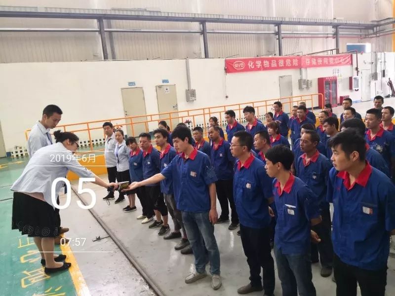 仁和工匠潘兴罗涂步天下炫彩一生