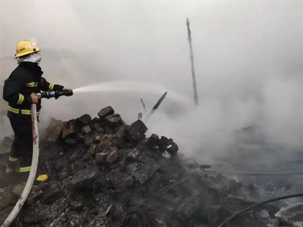 惠州惠东这里发生火灾这1男子被抓了