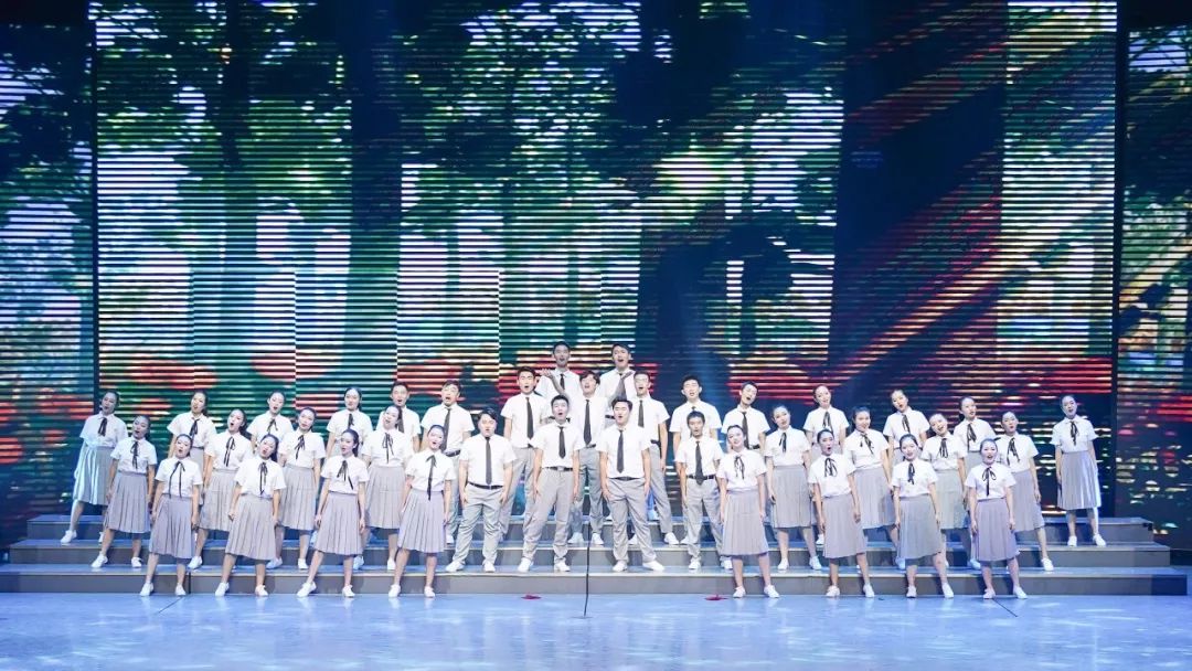 时光里的你,动人的你,我们一同怀念属于我们的那段光阴.