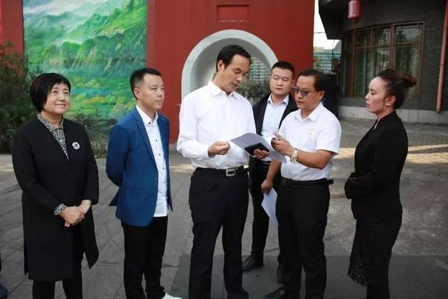 检查过程中,戎劲光分别深入上党区特络依帝国网络科技有限公司,上党区