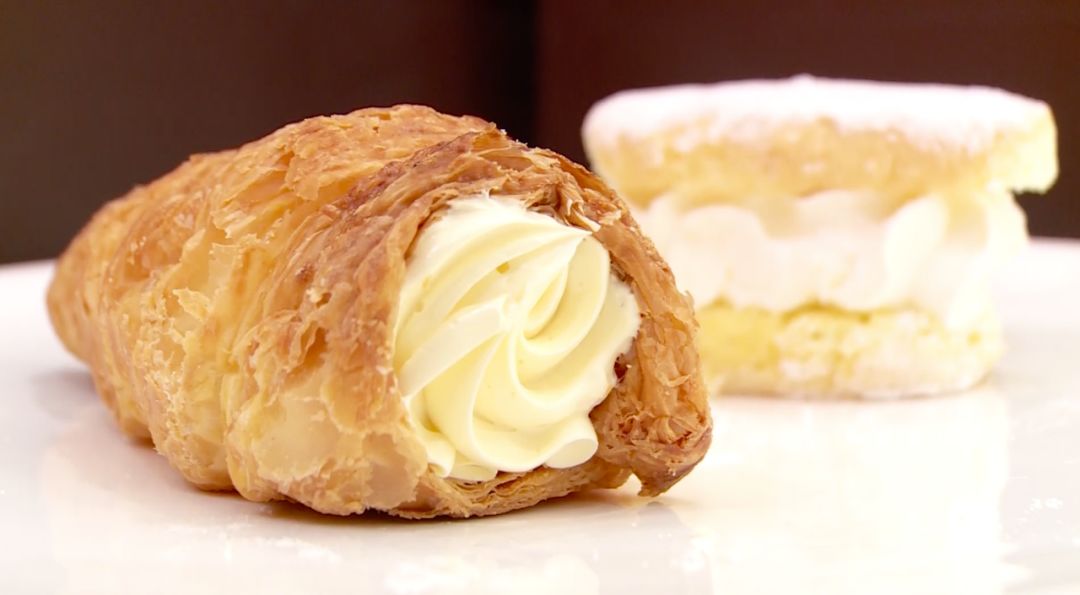 不同一口咬下去都是幸福的味道再加上里面满满的掼奶油既好看又口感丰