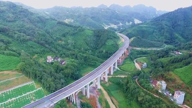 凌云去百色即将提速,预计年底乐百高速通车!_高速公路