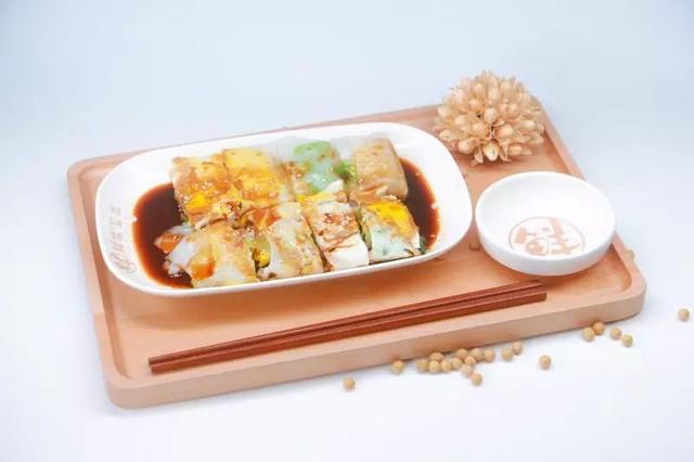 双蛋肠粉腊肠鸡蛋肠粉填饱你的胃——特色小吃如果豆浆油条和肠粉都还