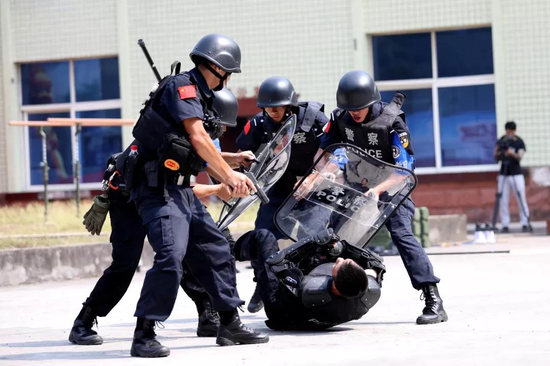 锤炼特警过硬本领,为祖国和人民保驾护航!