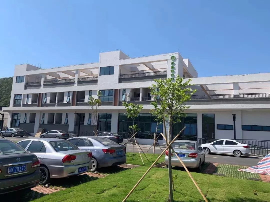 喜讯新兴县第二人民医院今日正式投入使用