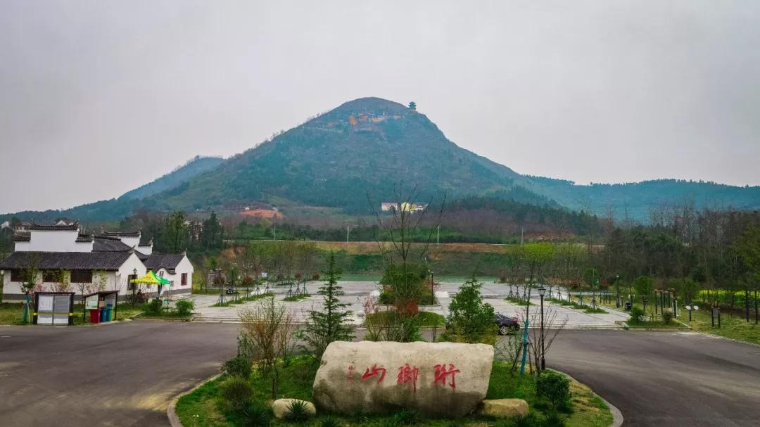 素有"九华佛觉出珩琅"之说的珩琅山._芜湖县