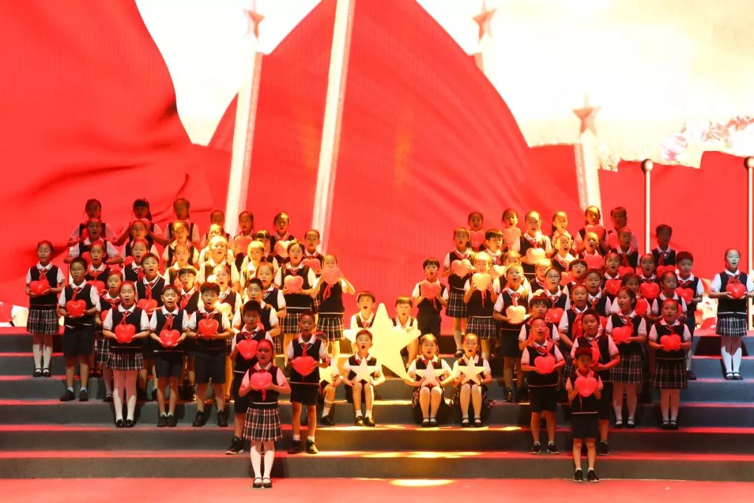 【精彩演出】为国旗而歌,虹口人向祖国深情告白_合唱