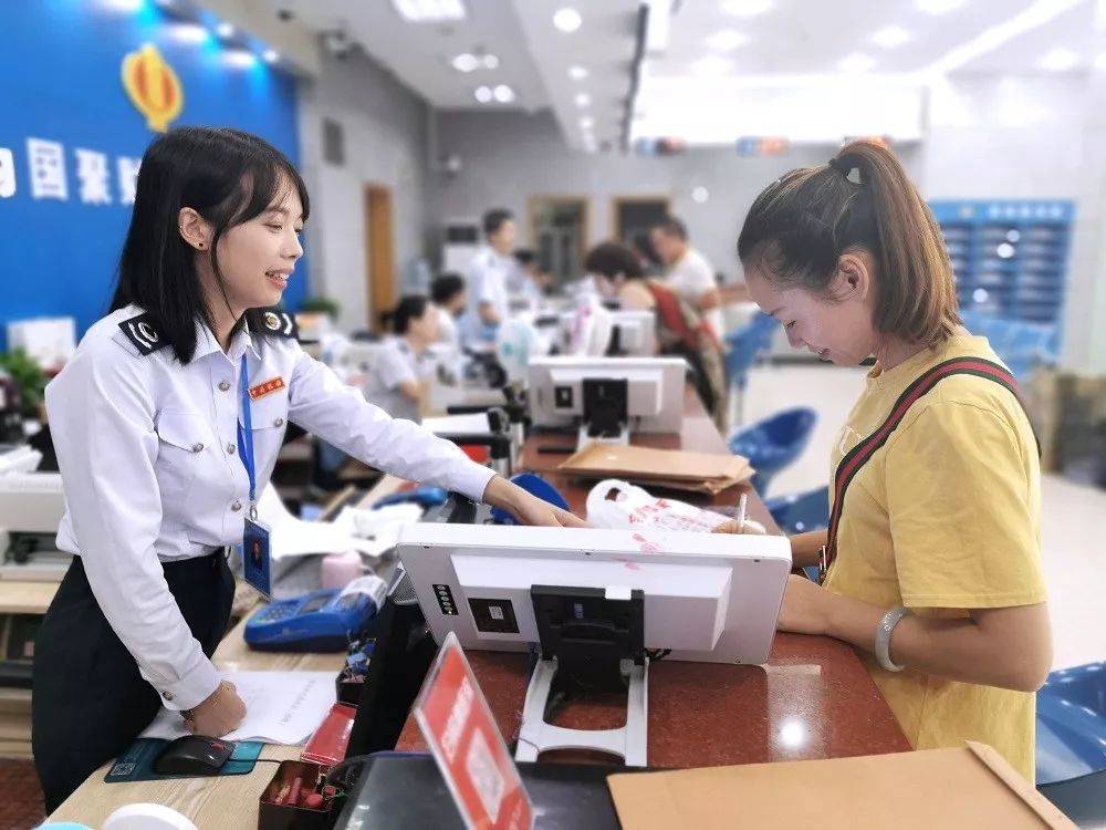 图片集锦诚信纳税促进企业高质量发展