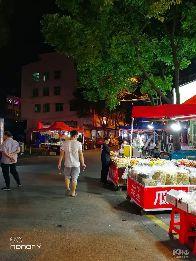 冷清的路桥街头夜市记忆中热热闹闹的场景不见了