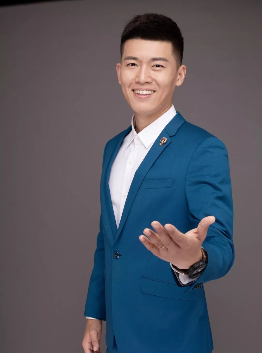 汇聚安庆全国黄梅戏领域共同主持安庆市广播电视台主持人孙锋安徽卫视