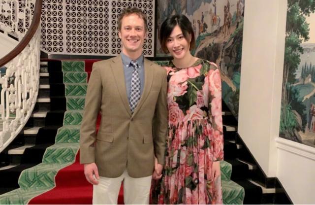 今年2月,前国手,上海女排副攻马蕴雯晒出了与雷特在美国结婚的照片.
