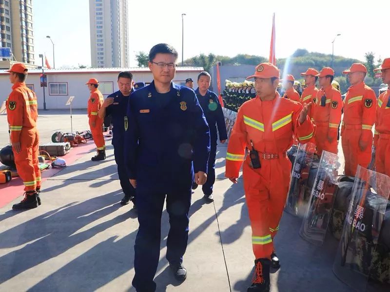 总队杨守成政委深入大同支队调研指导工作