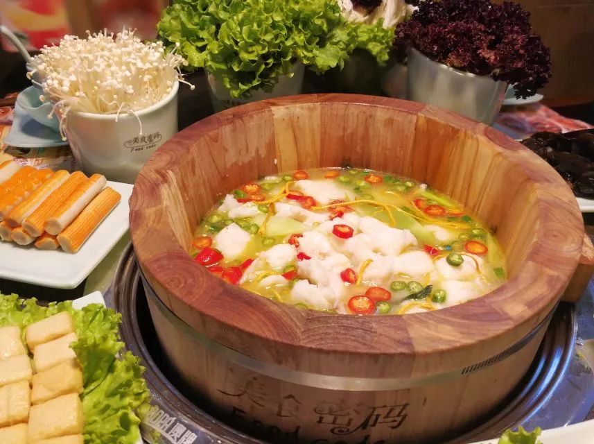 人均20火爆抖音的九孔木桶鱼空降蒲城长乐路100份福利任性抢