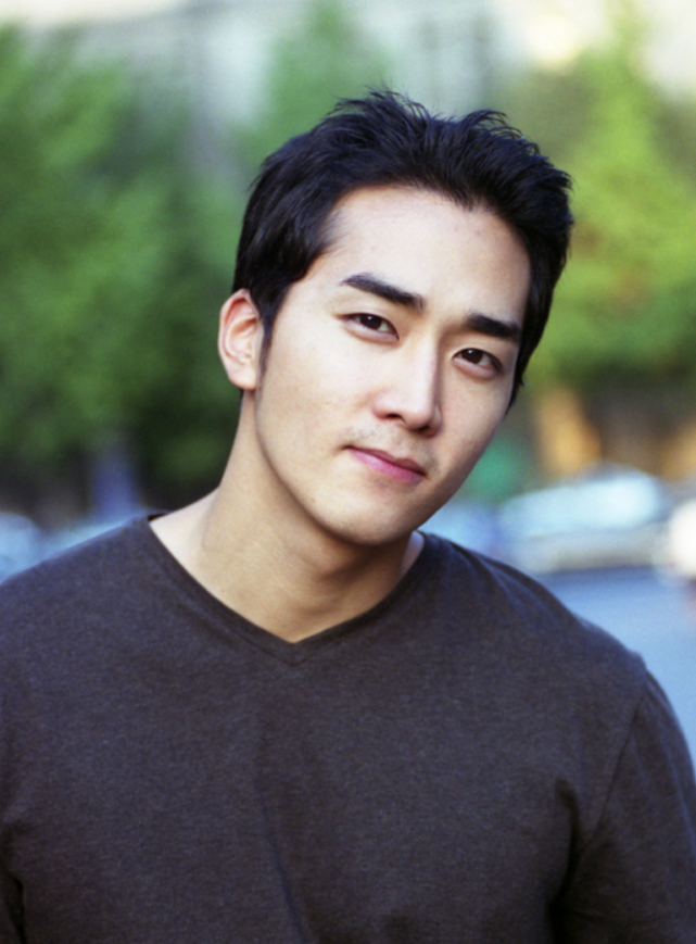 31岁韩国歌手为逃兵役吃胖233斤被判入狱1年且不是首次逃兵役