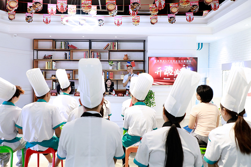 开班啦仟吉定向委培班开班典礼三方现场签订就业协议