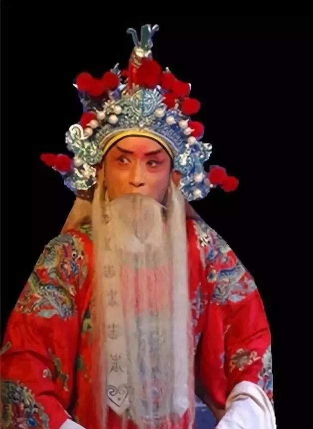 上饶市戏剧家协会会员,鄱阳县赣剧团有限责任公司优秀演员,工老生