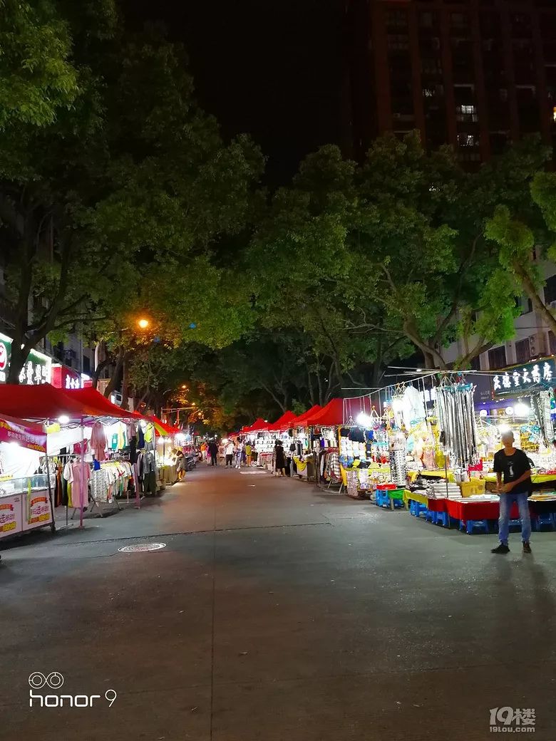 冷清的路桥街头夜市记忆中热热闹闹的场景不见了