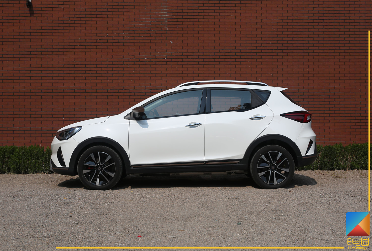 江淮大众思皓e20x正式上市补贴后售1280万1380万元