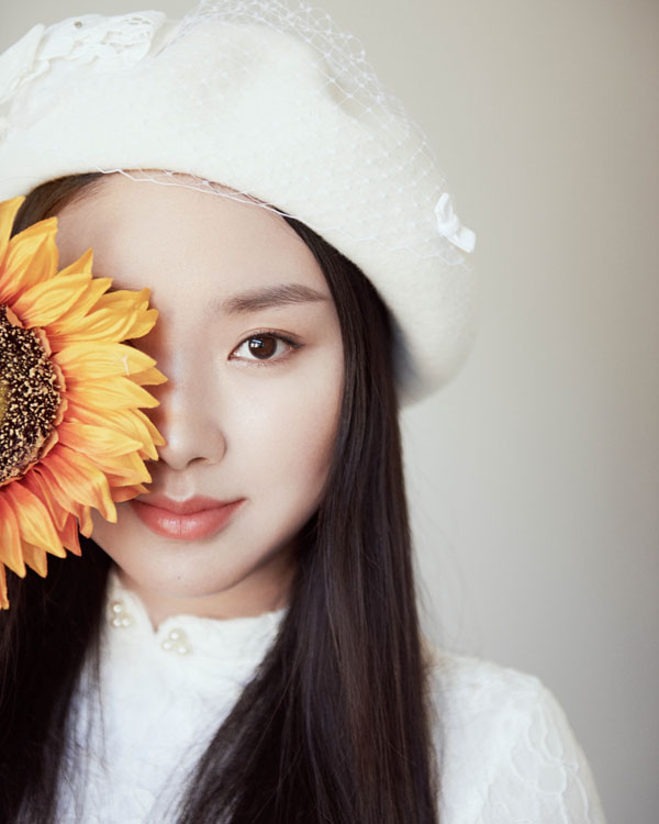 歌手肖洋峨眉山暖心备至心旷神怡犹如秋风拂面