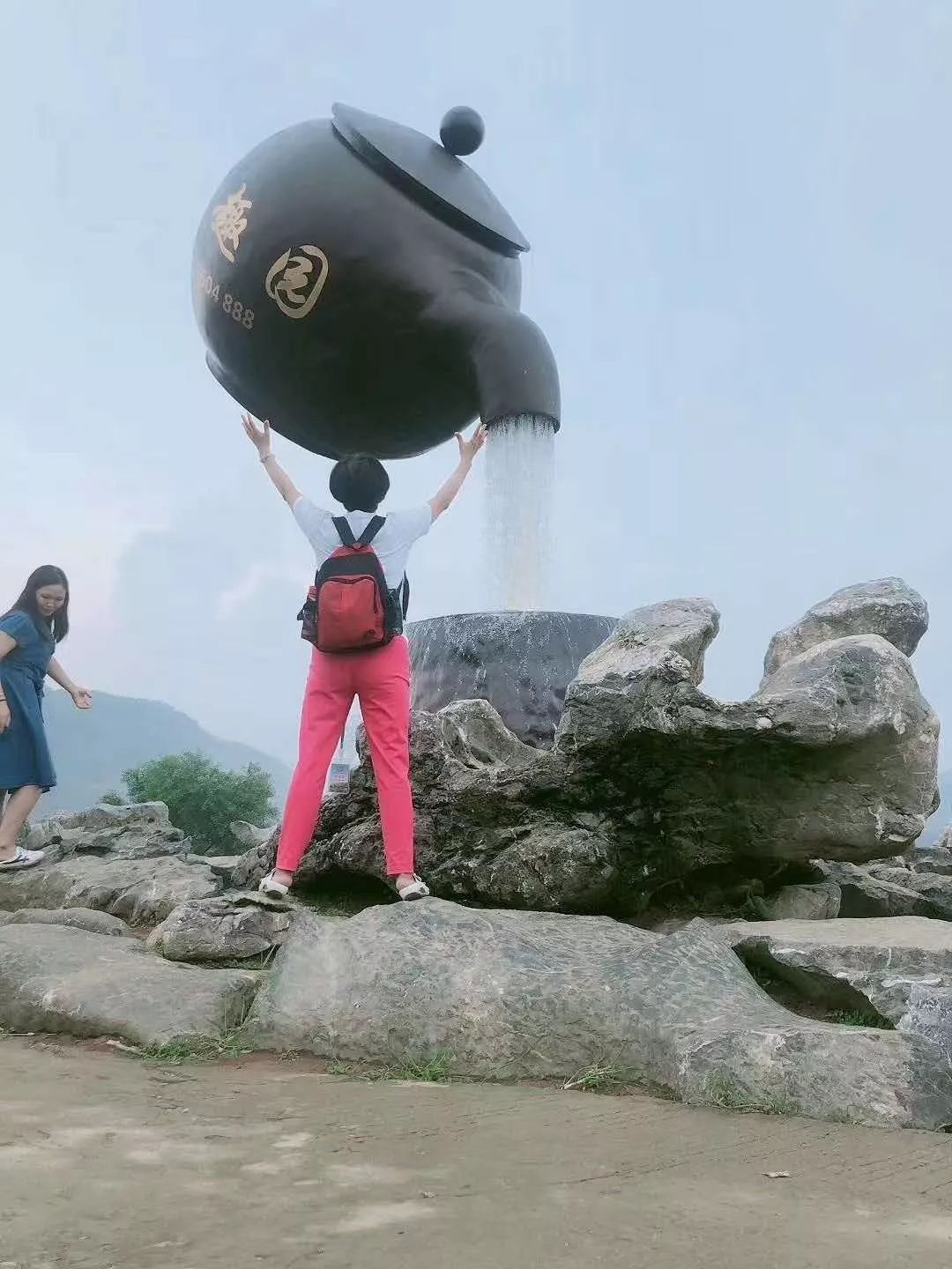 以茶文化为主题的生态旅游景点,是全国第一个以弘扬中国茶文化为宗旨