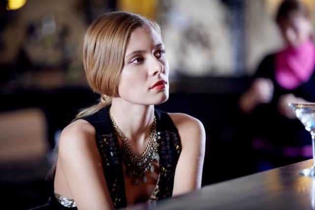 美国心理学家苏珊·福沃德提出:情感勒索分为六个阶段,分别是要求