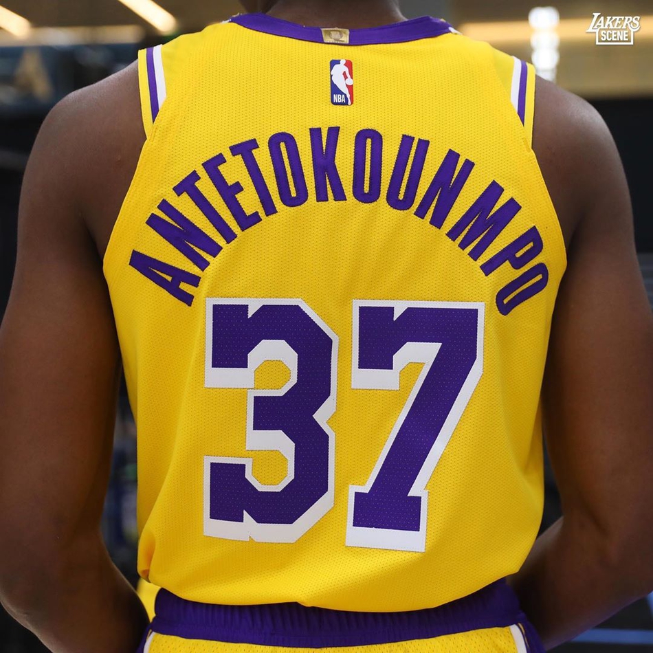 5亿我全都要!湖人字母哥正式亮相,肉眼可见的天赋啊