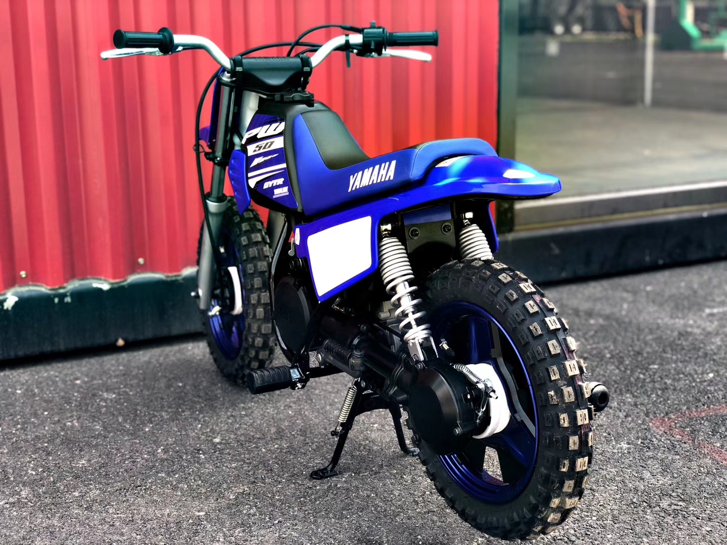 越野冠军雅马哈,出了一款儿童越野车pw50,你会让孩子从小就玩摩托吗?