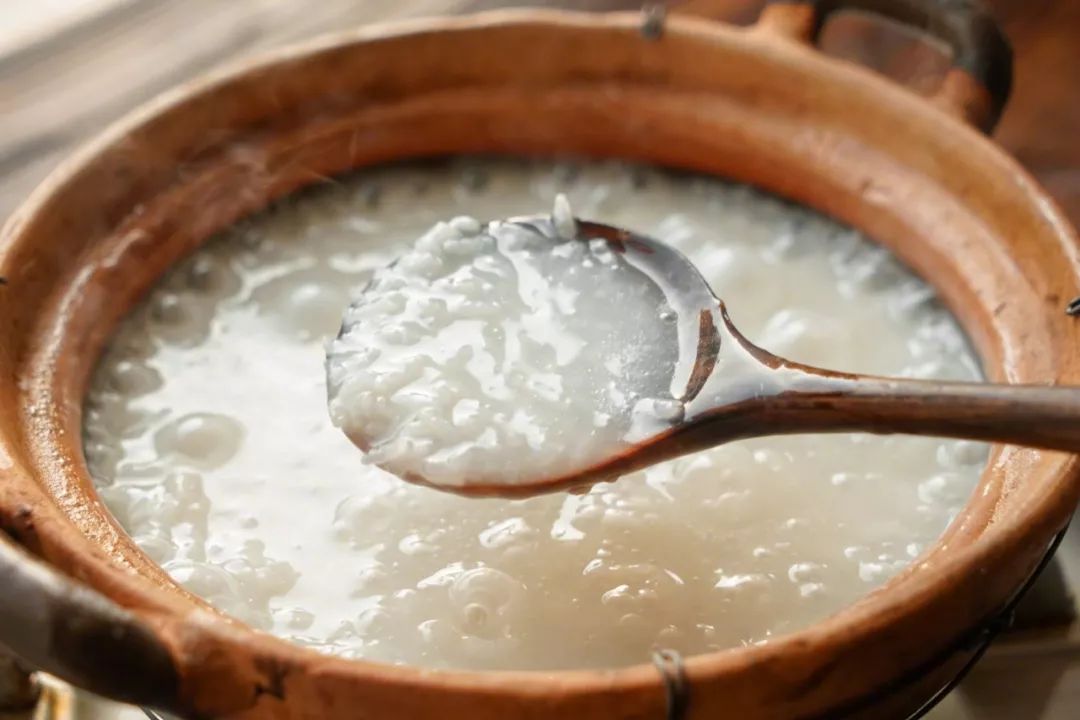 皮蛋瘦肉粥入秋了早餐还是来点热热的粥捏