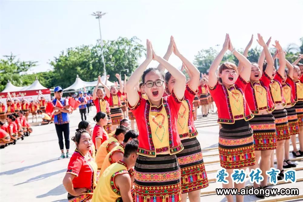 【竹竿舞】庆祝新中国成立70周年 陵水献上黎歌竹舞