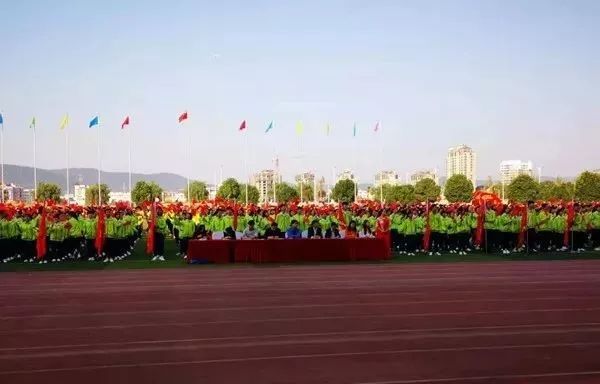 河南淅川体育广场暴雨变乱
（河南淅川体育广场暴雨变乱
委曲
） 体育动态