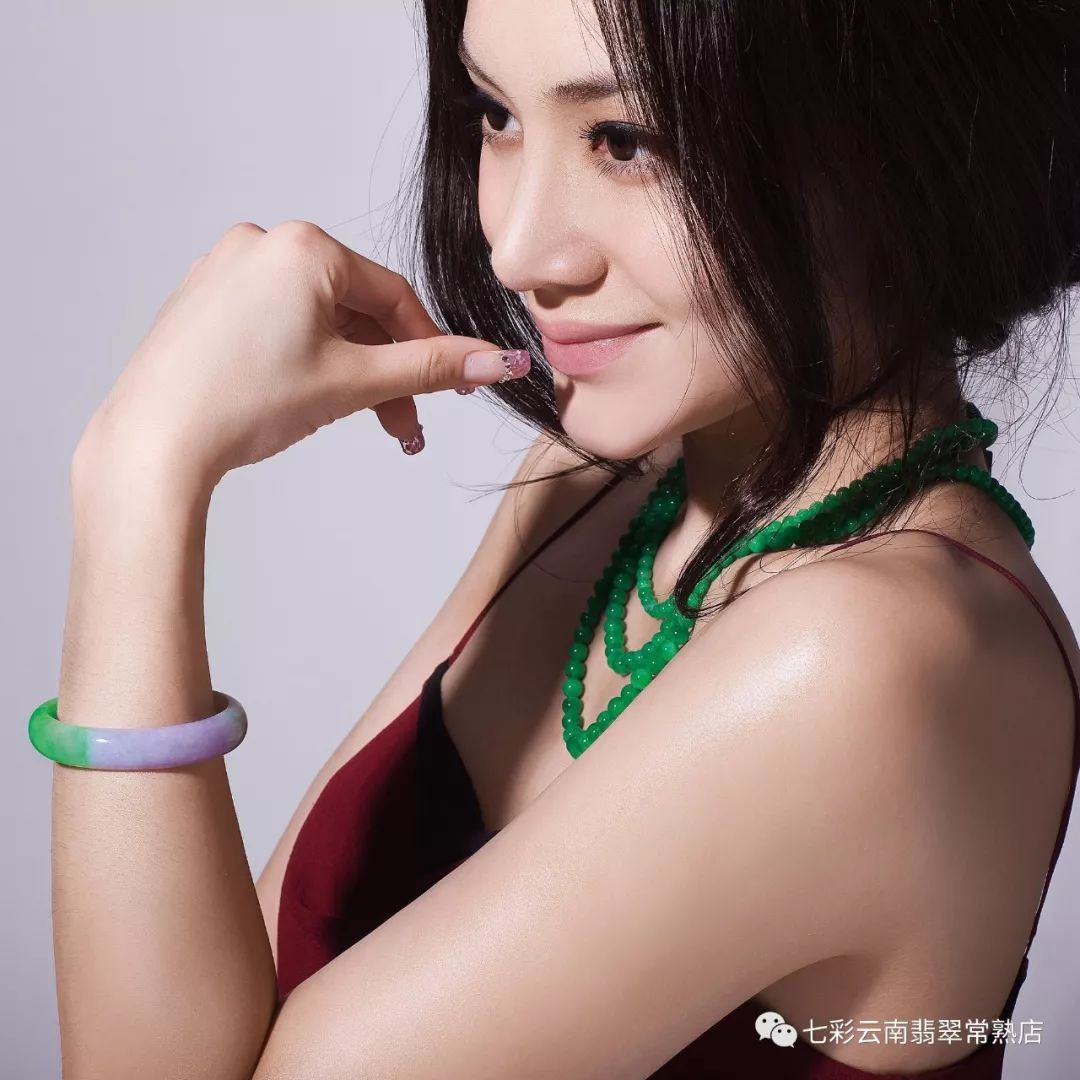 以镯定情,历久弥坚_翡翠