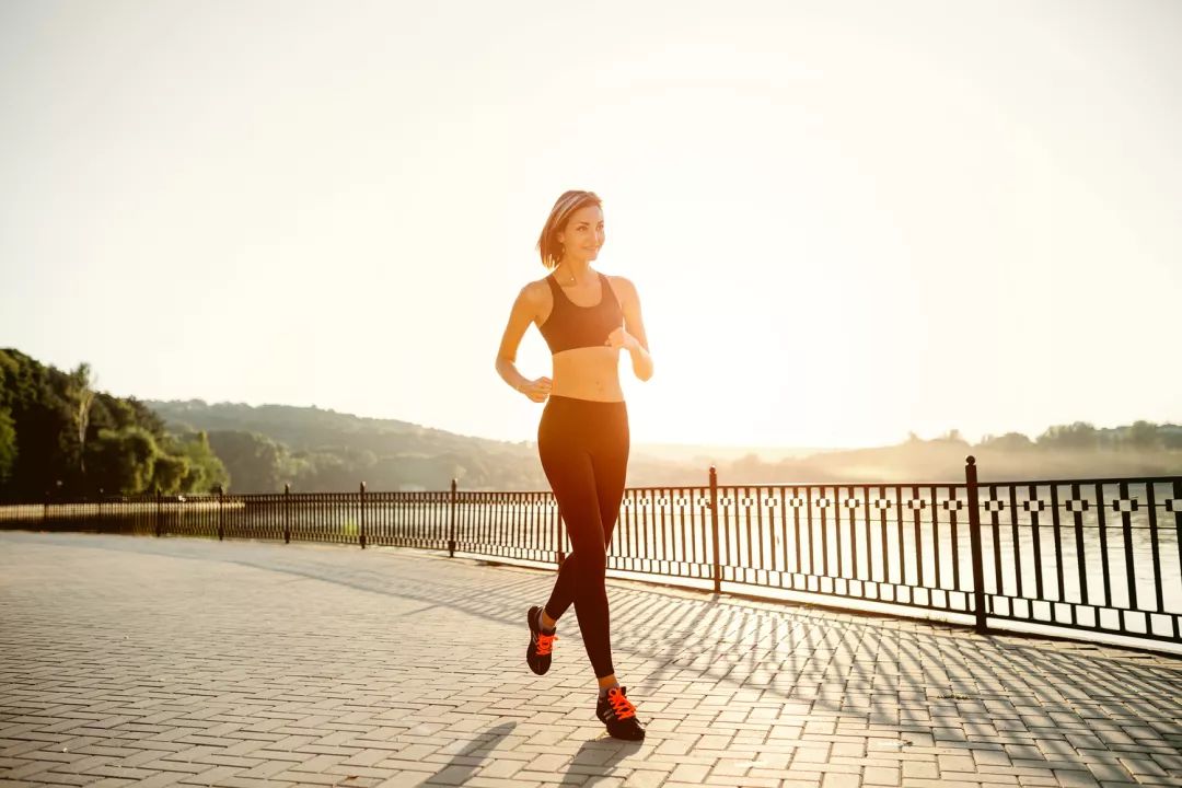 早上,中午,晚上,哪个是最佳跑步时间?别白跑了_运动