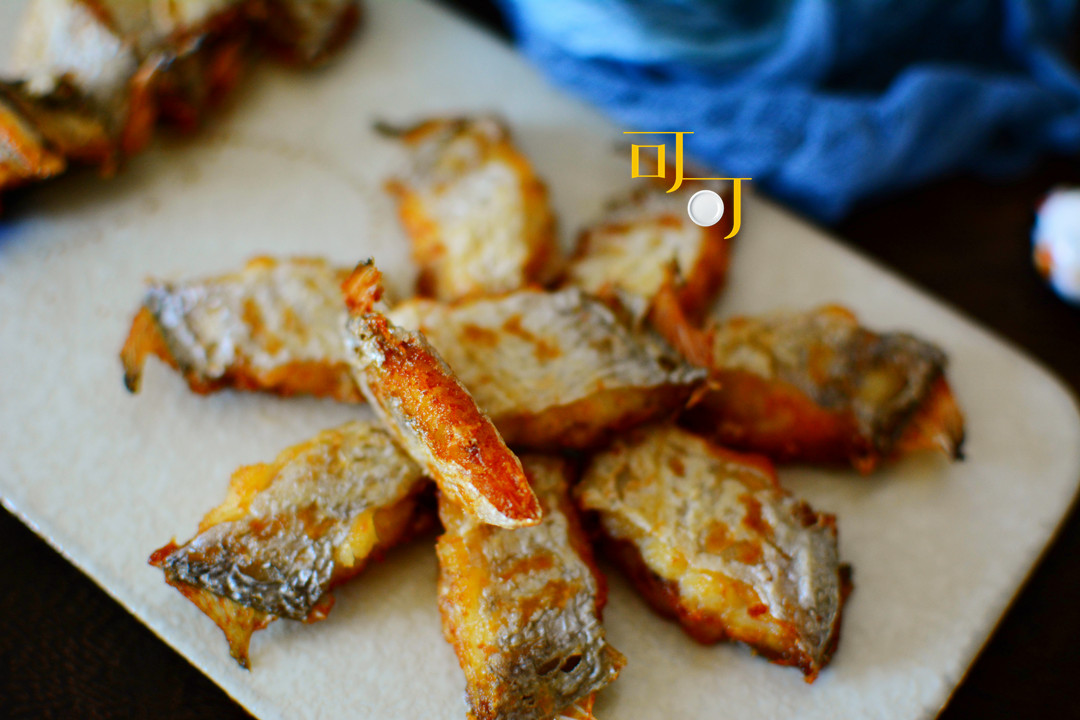 原创不用挂糊不拍粉金黄香酥的油煎带鱼受欢迎不腥也不腻